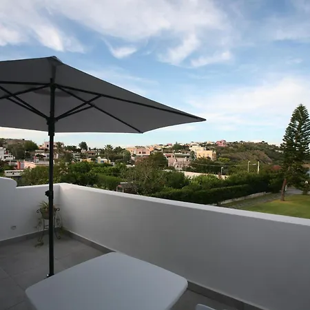 Il Carrubo بروسيدا