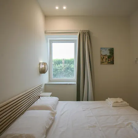 Il Carrubo פרוסידה